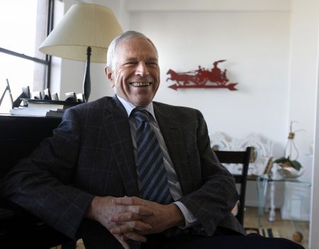 Φελπς: Διαβρωτική η επιρροή των συμφερόντων στην ελληνική οικονομία