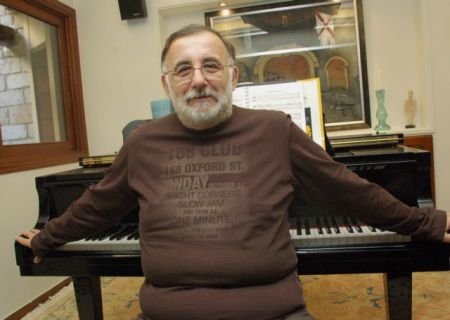 Α λα παλαιά με το βλέμμα στο μέλλον