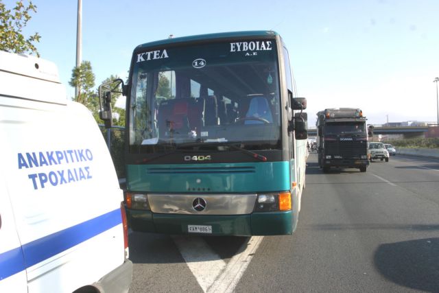 Αρτα: Ενας νεκρός και 11 τραυματίες από σύγκρουση λεωφορείου ΚΤΕΛ με αυτοκίνητο