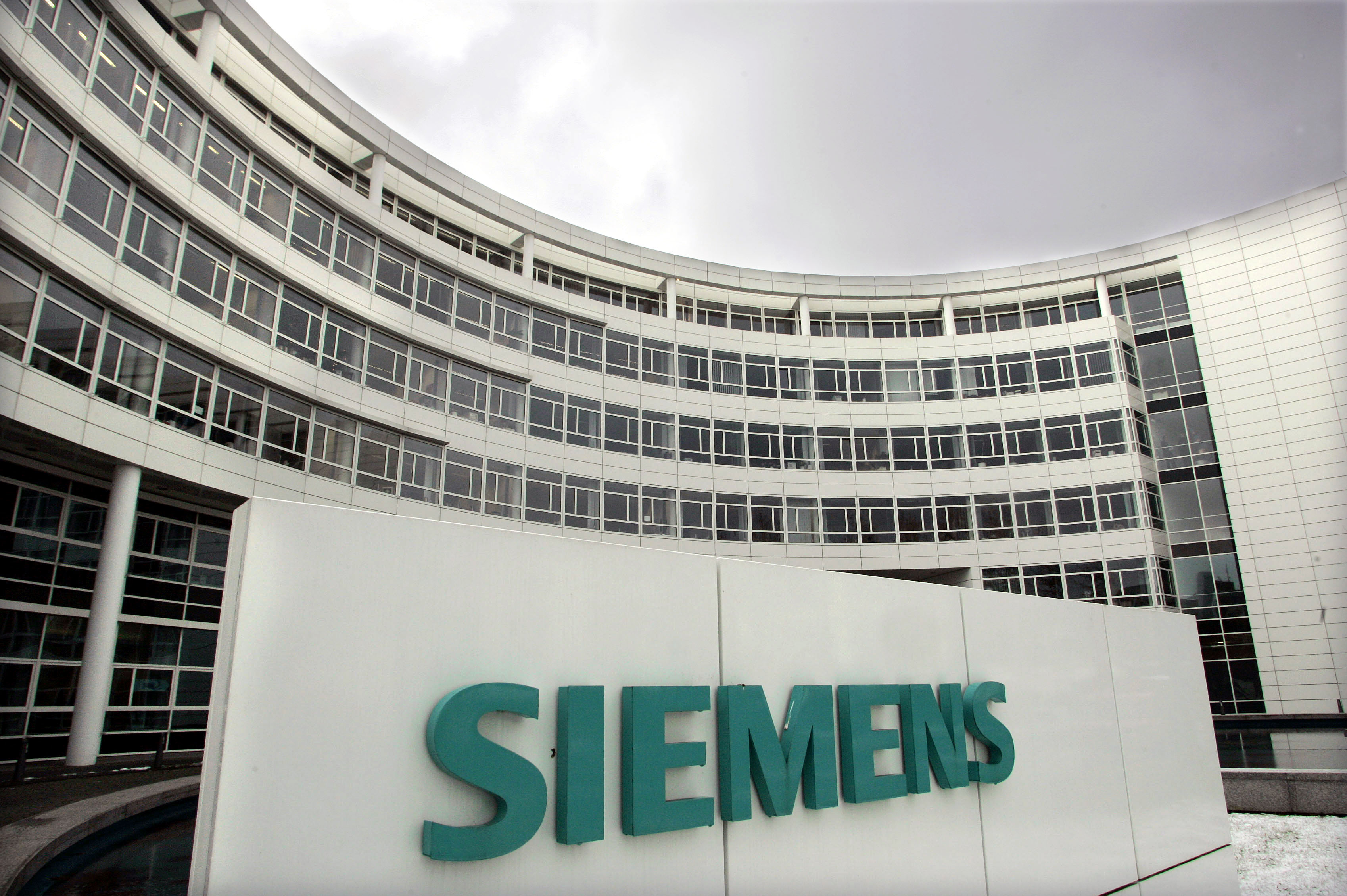 Αγωγή κατά της Ελληνικής Δημοκρατίας θα καταθέσει η Siemens