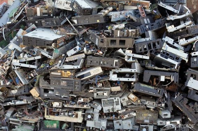 «Τσουνάμι» ηλεκτρονικών αποβλήτων πνίγει την Κίνα