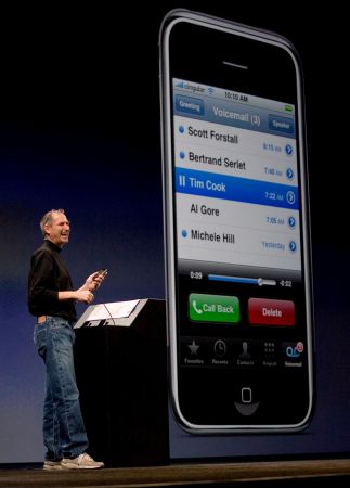 iPhone: Το κινητό που άλλαξε την ανθρώπινη συμπεριφορά