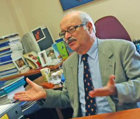 Bullying Κοτζιά στον καθηγητή Θάνο Βερέμη