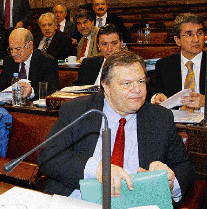 Οι βουλευτές του ΠαΣοΚ έμειναν μόνοι