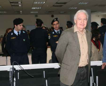 Σιωπηλός ο «Λάμπρος» της 17Ν για τα «ασύλληπτα μέλη ενόπλων οργανώσεων»