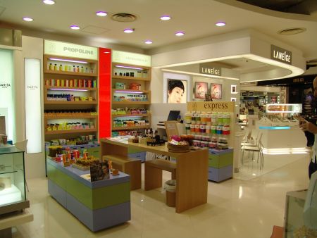 Στην Apivita οι εμπορικοί ακόλουθοι από 24 χώρες