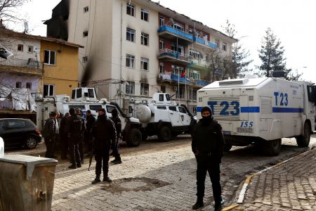 Τουρκία: Ολμος σε ιατρικό κέντρο και σχολείο στα σύνορα με τη Συρία