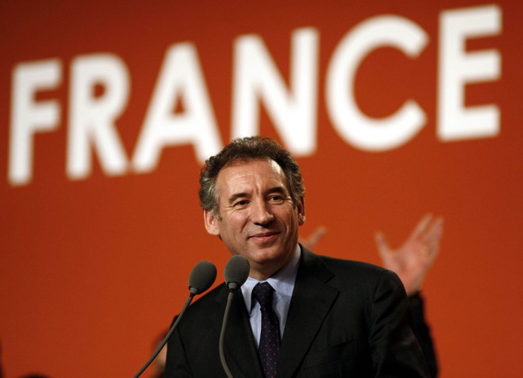 Καταρχήν συμφωνία Μακρόν-Μπαϊρού για τους υποψήφιους στις βουλευτικές εκλογές