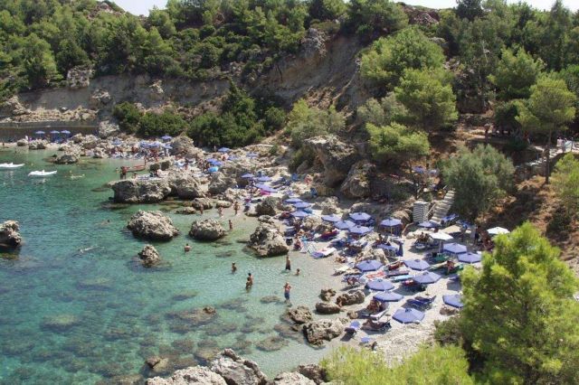 ΠΟΤ: Στα €1,14 δισ. οι διεθνείς αφίξεις τουριστών το 2014