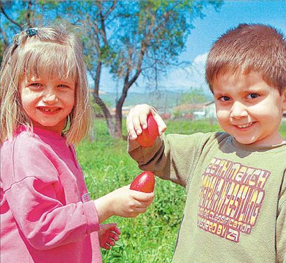 Τα πολυσήμαντα ελληνικά έθιμα της Λαμπρής