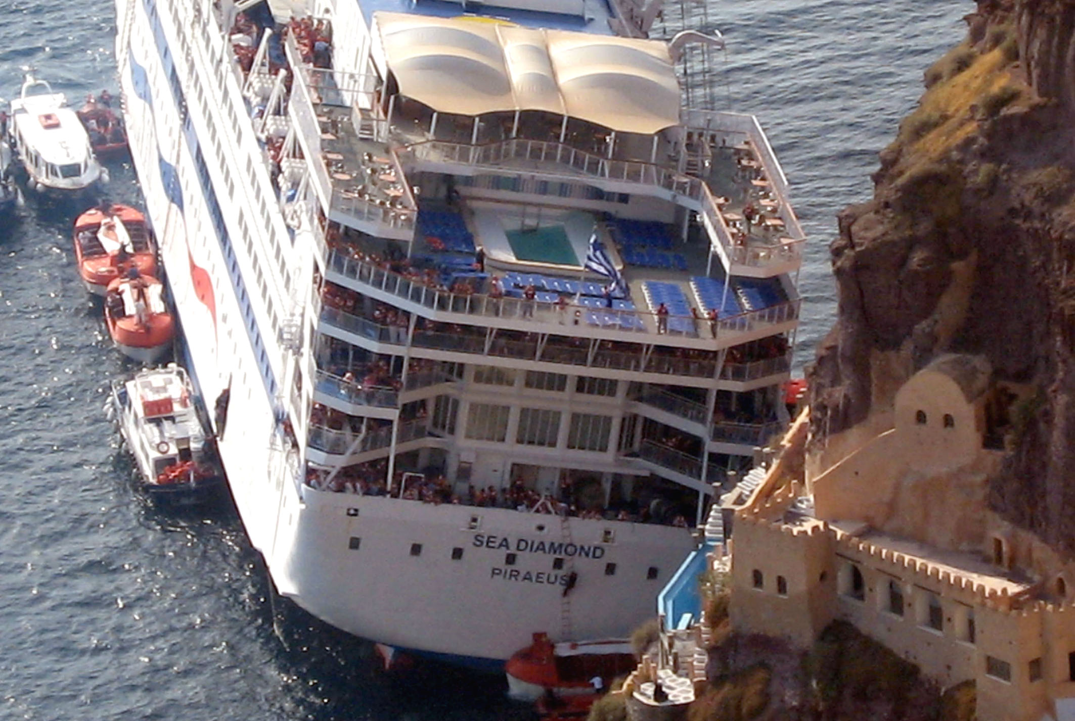 Sea Diamond: Ερώτηση ΣΥΡΙΖΑ για σύμβαση ΕΛΚΕΘΕ- πλοιοκτήτριας εταιρείας