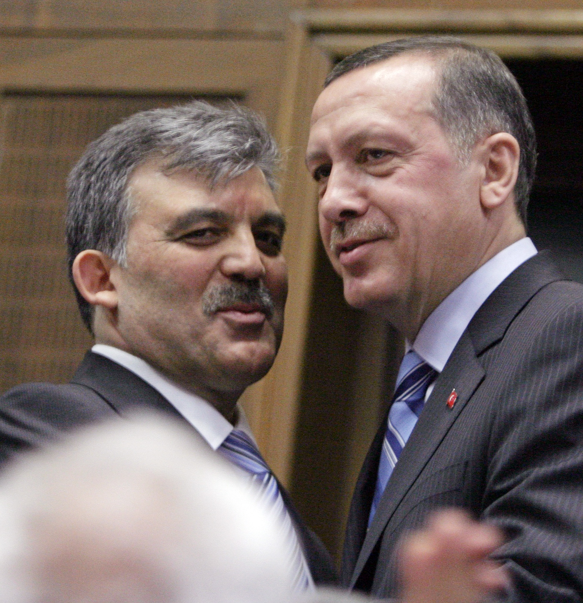 Τον Γκιουλ συναντά ο Ερντογάν για το σκάνδαλο διαφθοράς υπουργών του