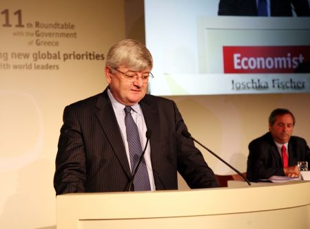 Γιόσκα Φίσερ: Τυχόν νίκη του ΣΥΡΙΖΑ απειλεί με επανάσταση τη Νότια Ευρώπη