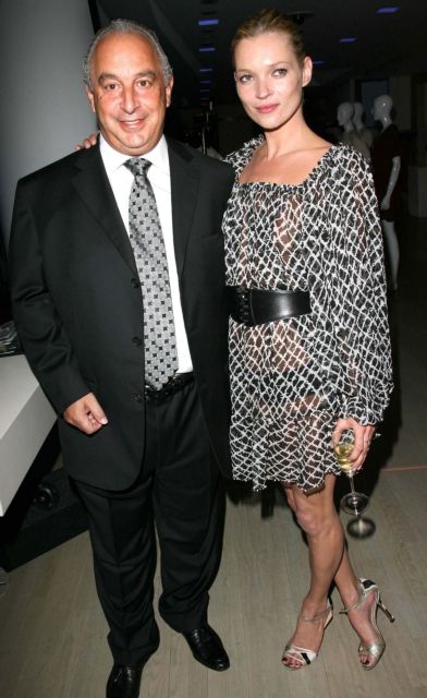 Για να σώσει την… τιμή του δίνει €425,7 εκατ. ο σερ Φίλιπ Γκριν