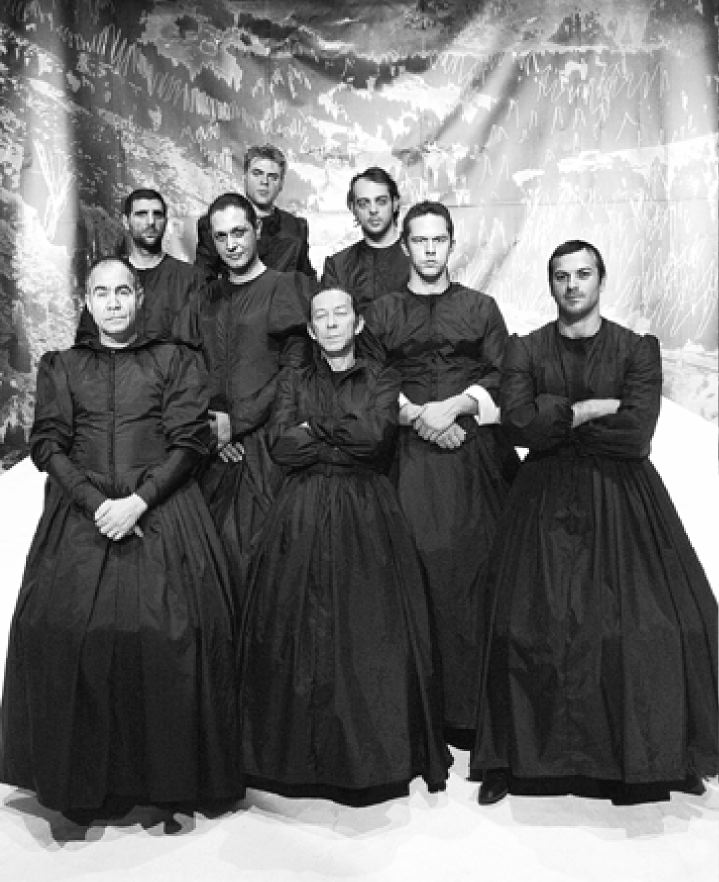 Οκτώ άνδρες κατηγορούνται