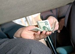 Καταγγελίες περιστατικών διαφθοράς και από το «έξυπνο» κινητό