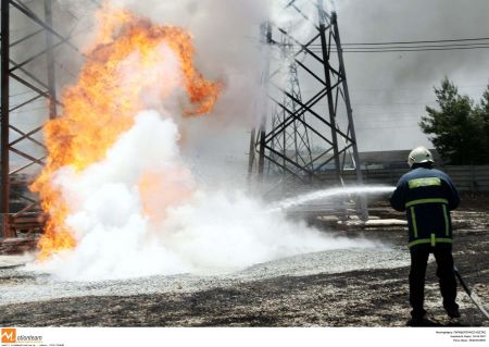 Αναστάτωση στο Ηράκλειο από έκρηξη σε υποσταθμό της ΔΕΗ