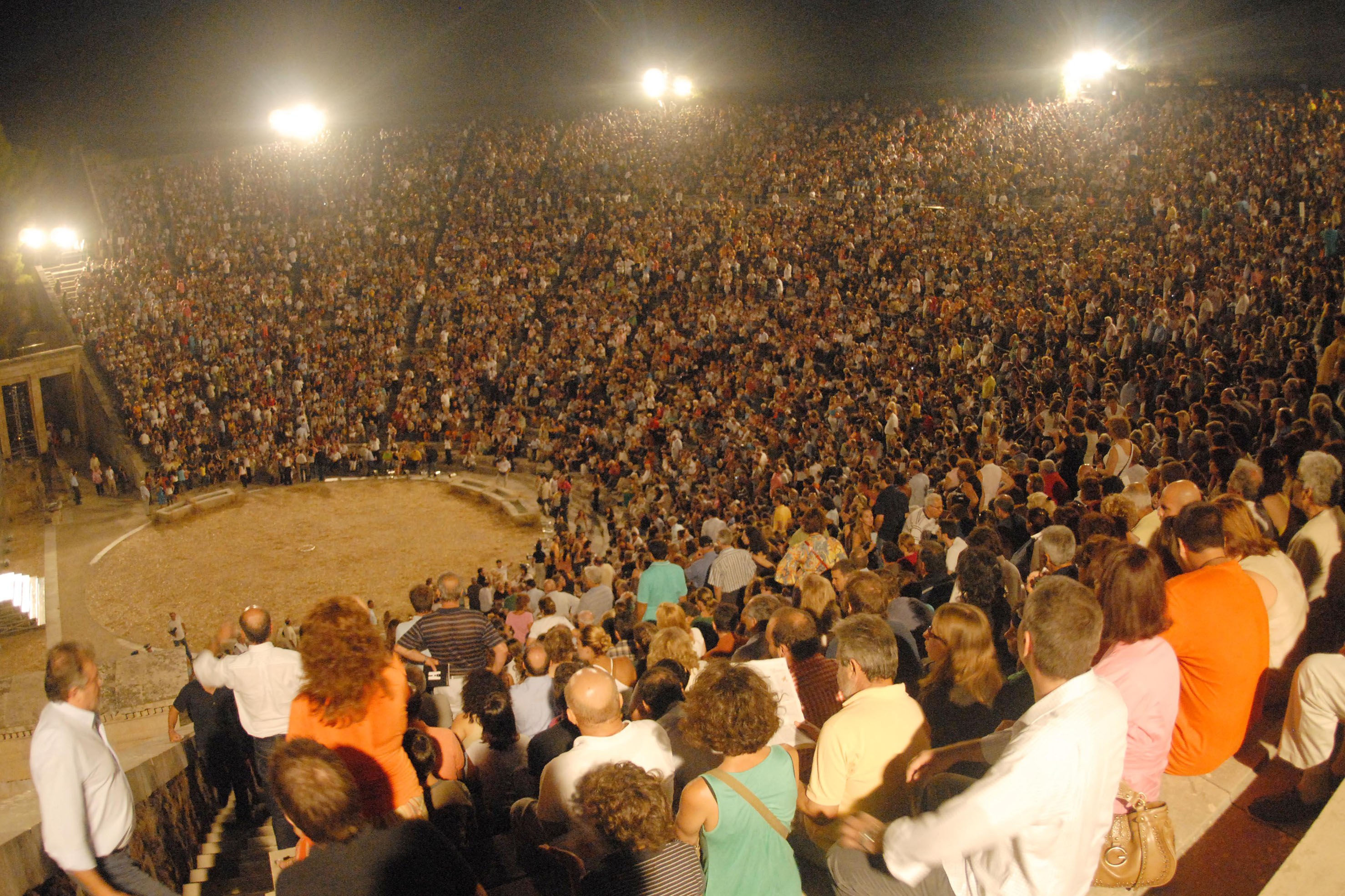 Η κρίση χτύπησε και τις θεατρικές περιοδείες