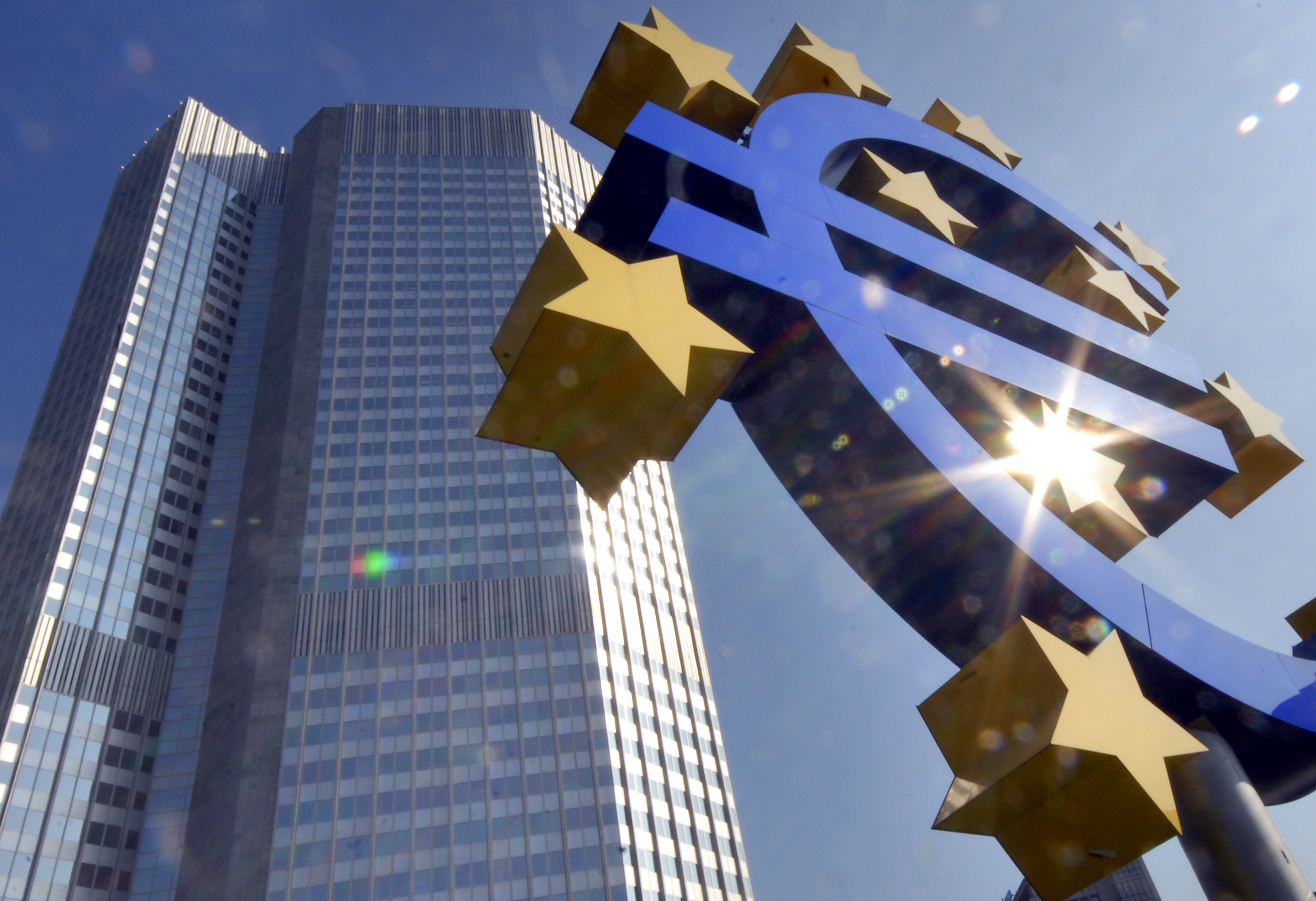 Reuters: Προς μείωση επιτοκίων και στοχευμένα μέτρα η ΕΚΤ