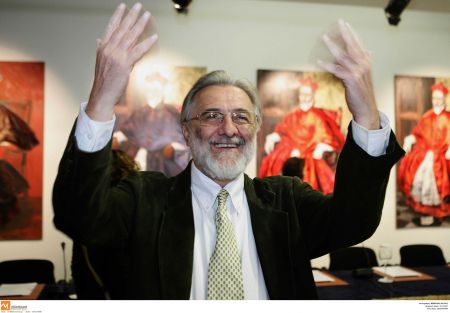 Τα δύο πρόσωπα του Γιάννη Σμαραγδή