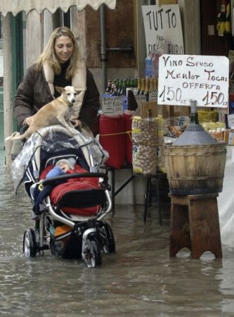 Στα χέρια της ΕΛ.ΑΣ. κύκλωμα που πουλούσε παιδιά για 20.000 ευρώ