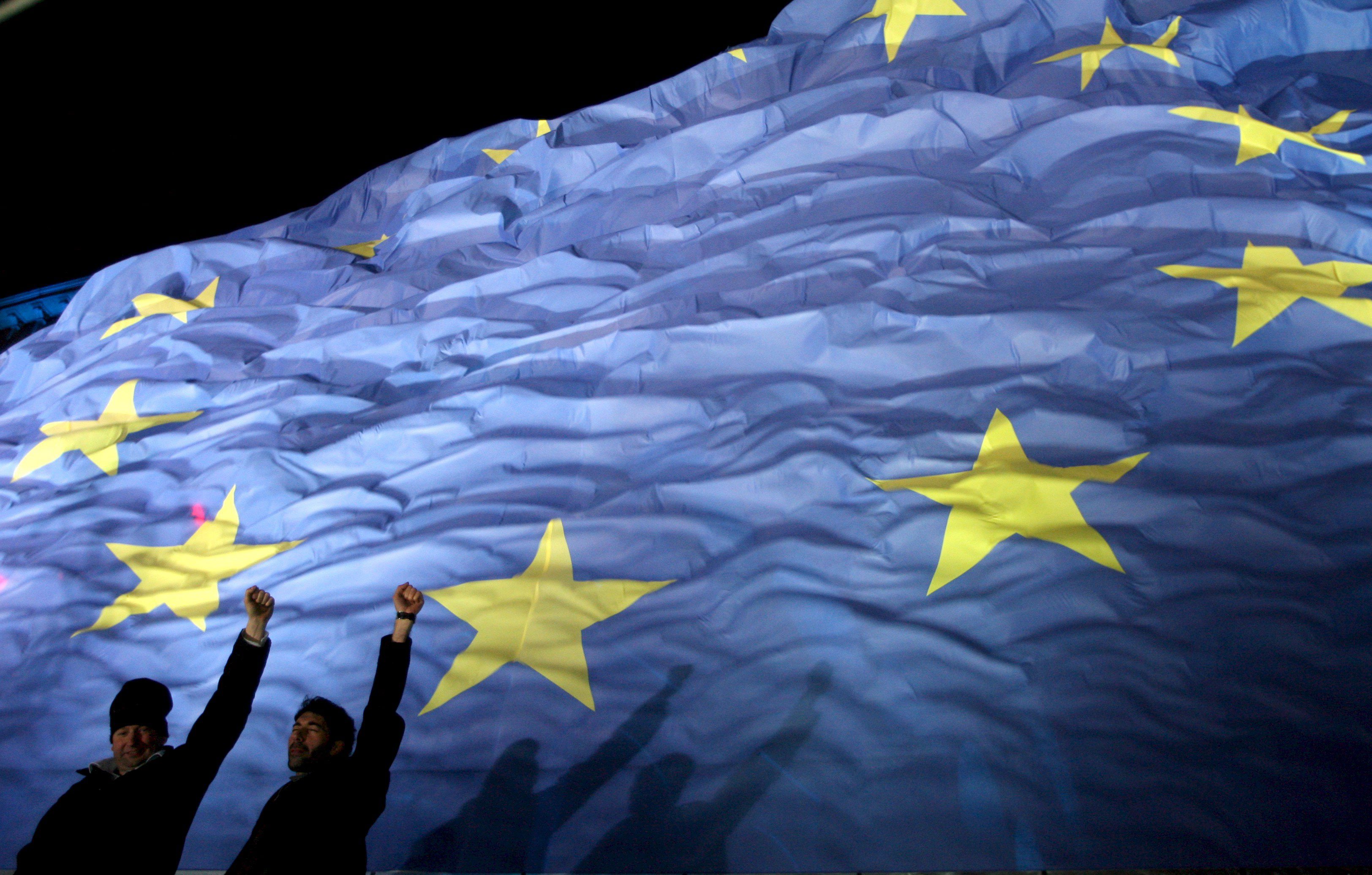 Ιβ Σαρλ Ζαρκά: «Η λιτότητα σκοτώνει την Ευρώπη»