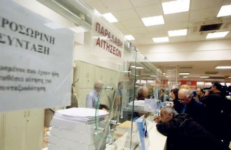 ΠΙΣ: «Το νέο ασφαλιστικό είναι ταφόπλακα για τους γιατρούς»