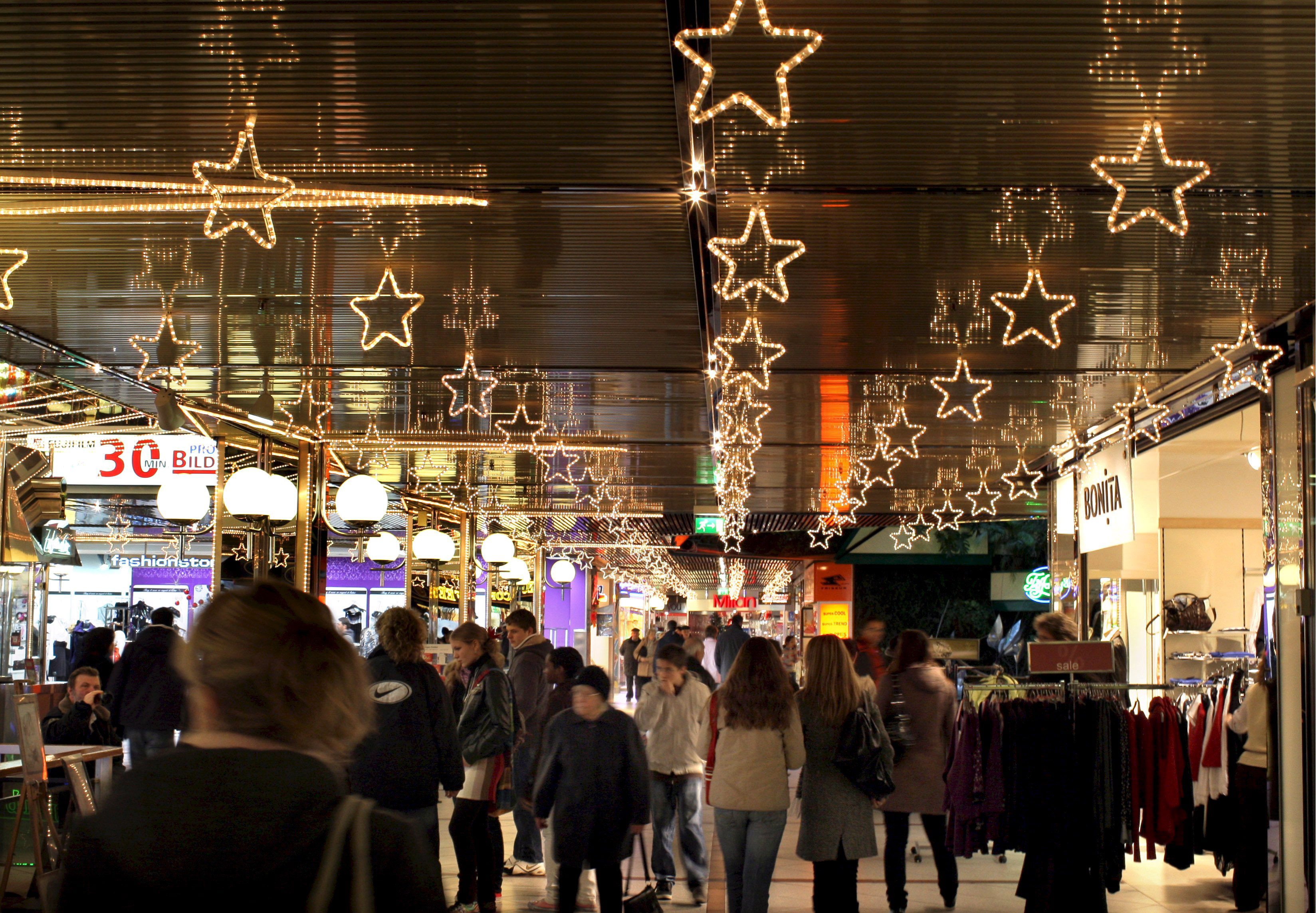 Υψηλότερες των προβλέψεων οι λιανικές πωλήσεις στη Γερμανία