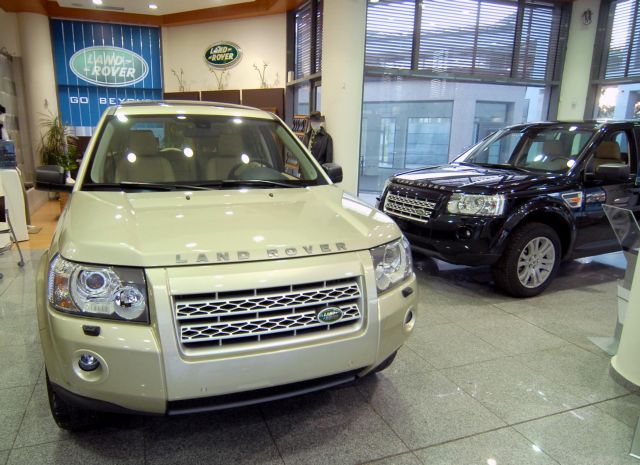 Κέρδη και πωλήσεις ρεκόρ για την Jaguar Land Rover | tovima.gr