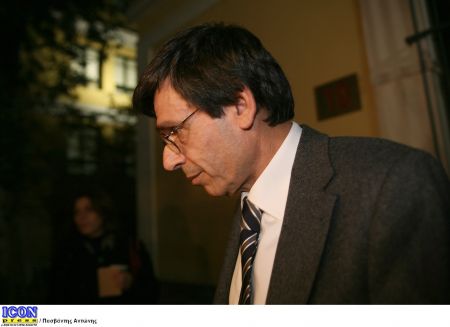 Πέθανε ο Γιάννης Αγγέλου, στενός συνεργάτης του Κώστα Καραμανλή