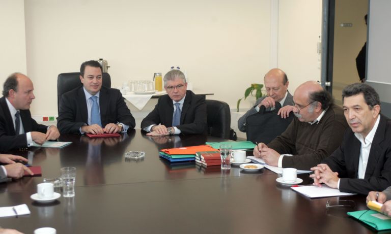 Μείωση φορολογίας ζητούν έξι «καραμανλικοί» βουλευτές | tovima.gr