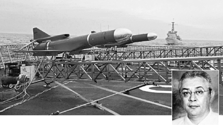 Ενας γιατρός που κατασκευάζει ιπτάμενα όπλα στα Χανιά