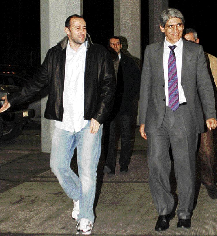 Εμφύλιος στο μπάσκετ για τον διπλοθεσίτη Γιαννάκη