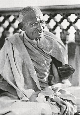 Μαχάτμα Γκάντι : «Προσηλυτίζω διά της πειθούς»