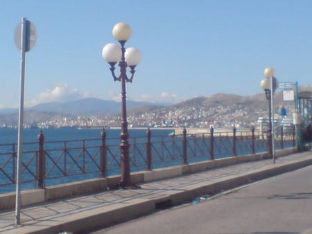 Εφτασε σε Φρεαττύδα και Πειραϊκή η ρύπανση από τη Σαλαμίνα