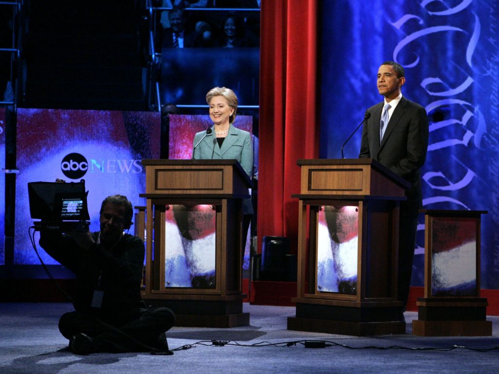 H Χίλαρι εμφανίζεται οκτώ μονάδες μπροστά από τον Τραμπ