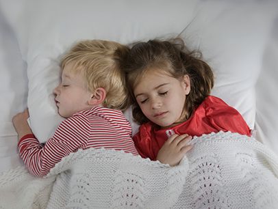 Πόσο πρέπει να κοιμούνται παιδιά και έφηβοι;