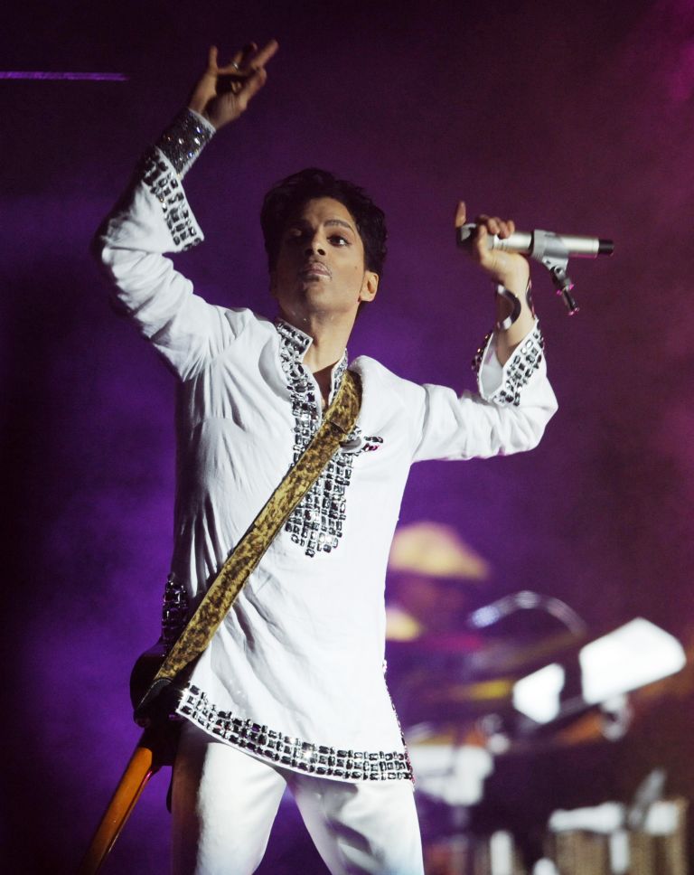 Νεκρός βρέθηκε ο θρύλος της μουσικής Prince | tovima.gr