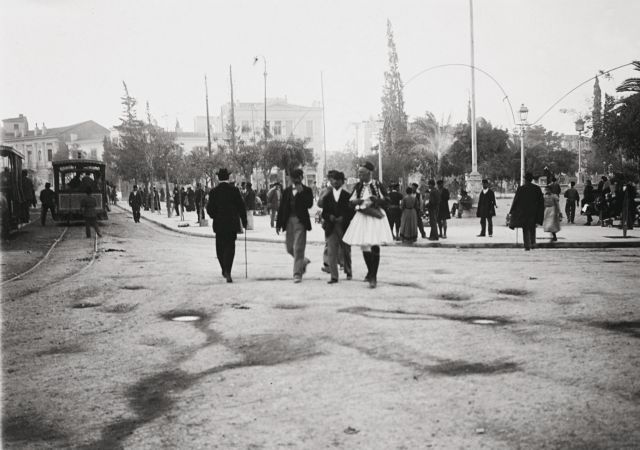 Περιήγηση στην Αθήνα με ξεναγό τον Καβάφη