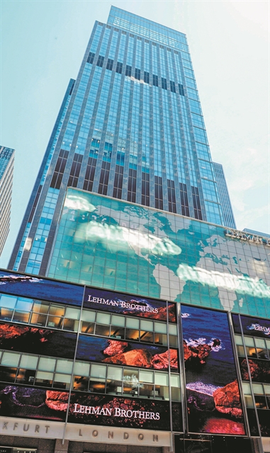 Ανταμ Τουζ: Το καθοδικό σπιράλ της εποχής των κρίσεων