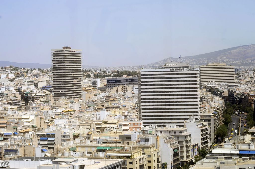 Πτώση στην αγορά των υπηρεσιών καθαρισμού επαγγελματικών κτηρίων