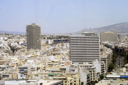 Πτώση στην αγορά των υπηρεσιών καθαρισμού επαγγελματικών κτηρίων