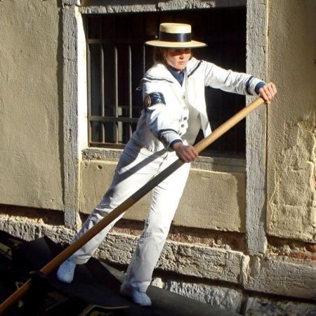 Ο πρώτος τρανσέξουαλ γονδολιέρης ταράζει τα νερά της Βενετίας