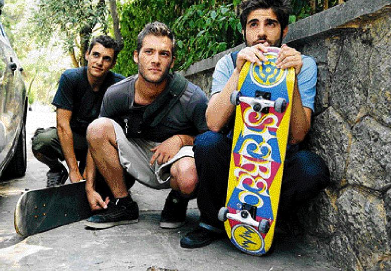 Μυστικά και ψέματα