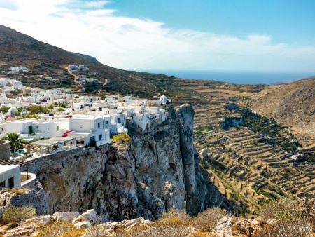 Βιβλίο: «Του Ανεμου και της αρμύρας- Προϊόντα και μαγειρικές των Κυκλάδων»