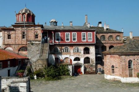 Αρχίζει τη Δευτέρα η δίκη για το Βατοπαίδι