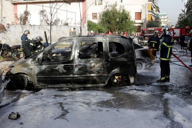 Θεσσαλονίκη: Όχημα τυλίχτηκε στις φλόγες εν κινήσει