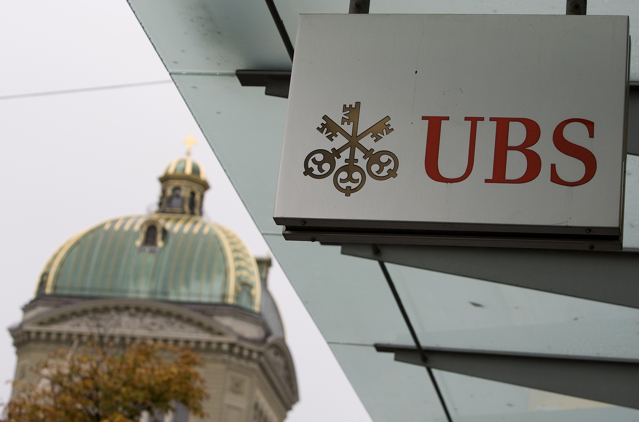 Στην Ελβετία ο Μαυραγάνης για την φορολόγηση ελληνικών καταθέσεων