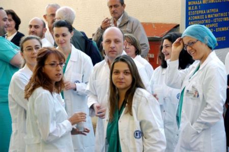 Τρόφιμα και φάρμακα για τους πρόσφυγες από τον Ευαγγελισμό