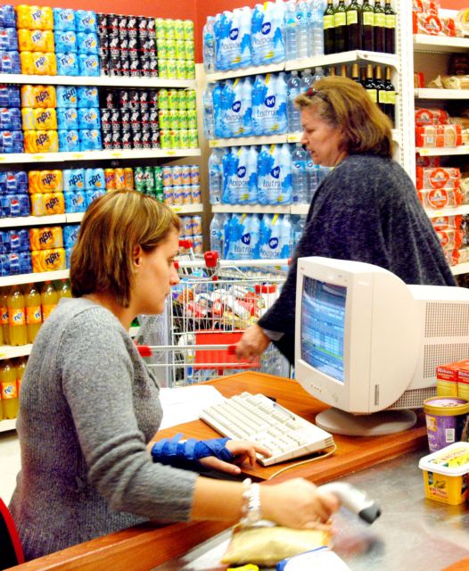 Σε θέσεις μάχης για πόλεμο τιμών οι αλυσίδες σουπερμάρκετ